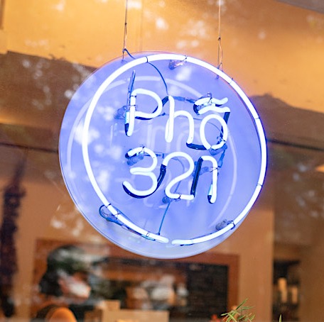 Pho 321 (オシャレでフォーが美味しいベトナム料理店)